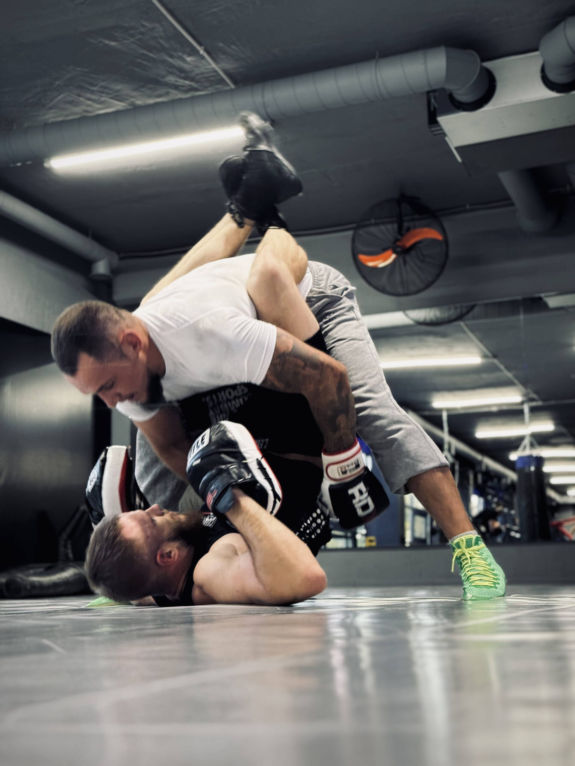 Зона единоборств в фитнес центре Optima Fitness